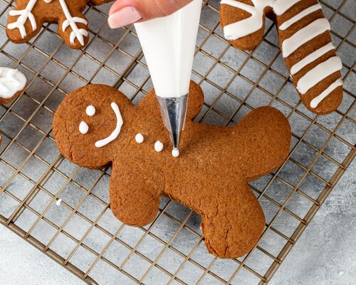 Web_Recipe_Tile_Image-Gingerbread Cookies (1)